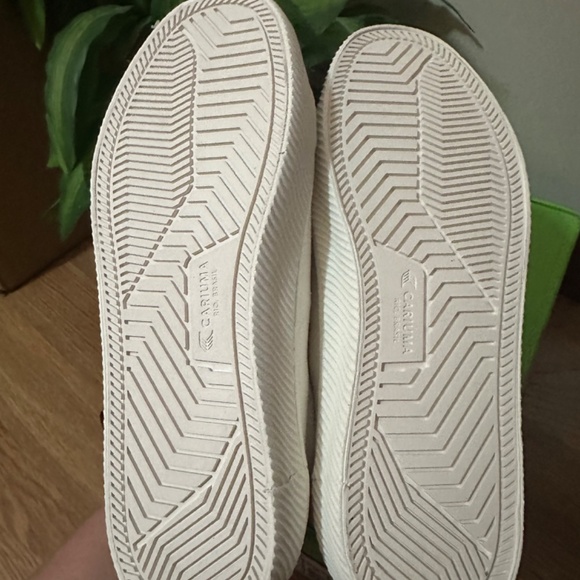 COPY - Cariuma White Canvas Sneakers 5W / 3.5M - Picture 5 of 5